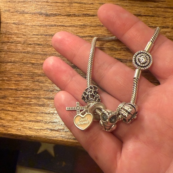 Pandora Silver Charm Bracelet with Pandora Charms 7.5 price is firm!!!! - Picture 8 of 11
